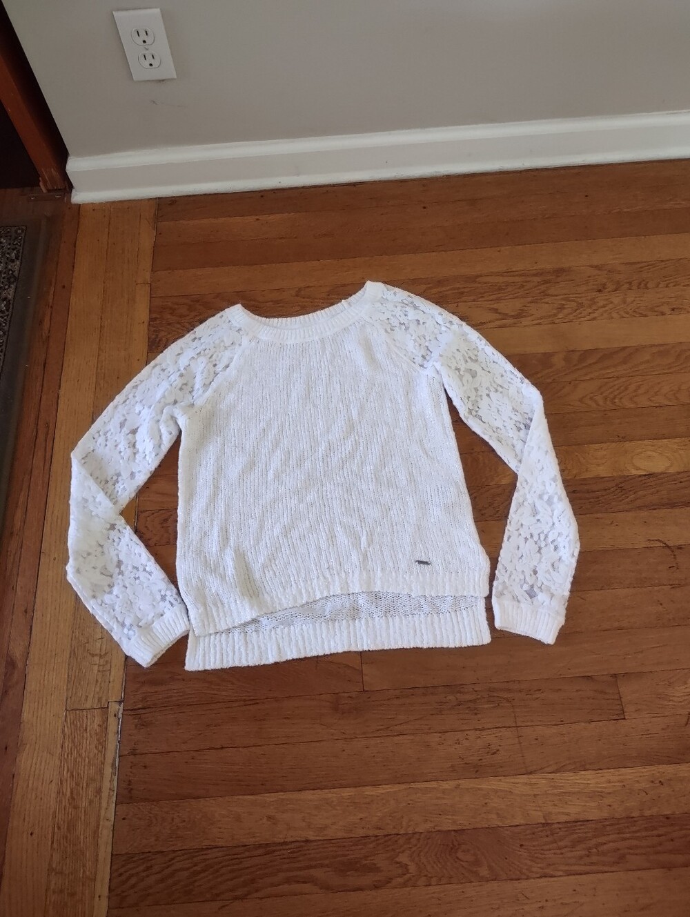 abercrombie & fitch white sparkle knit sweater floral lace sleeve panels small